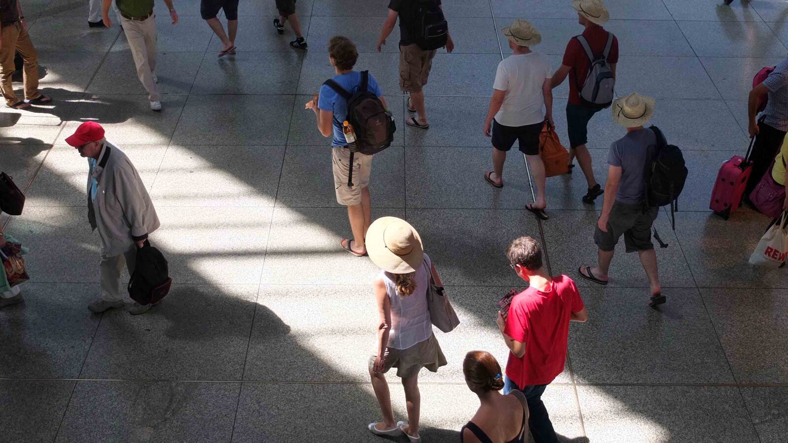 Platz voller Menschen